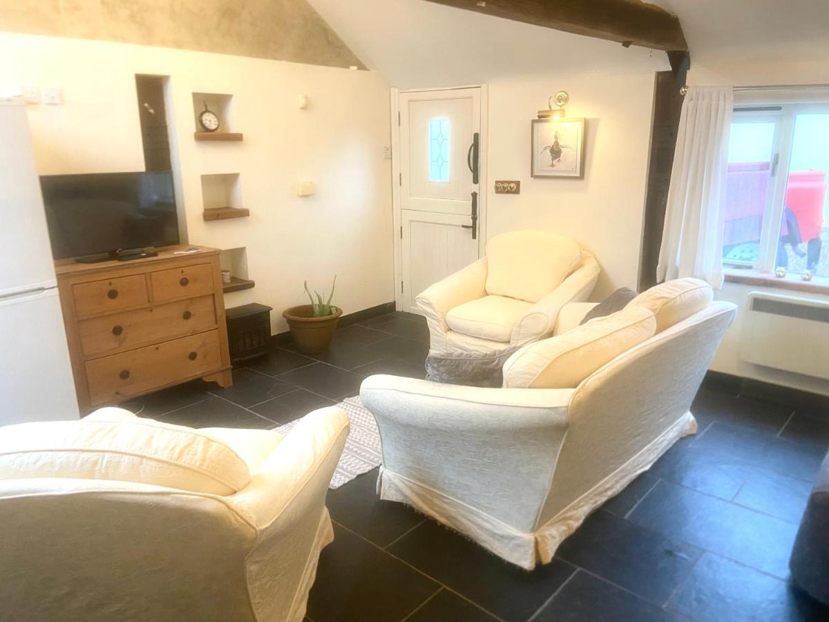 Beautiful 1-Bed House In Gloucestershire Westbury on Severn Exterior foto